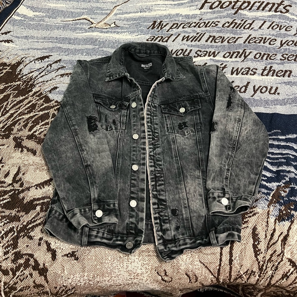 BEE & Ceci Distressed Jean Jacket Sz Medium Black Gray Acid Wash‎
